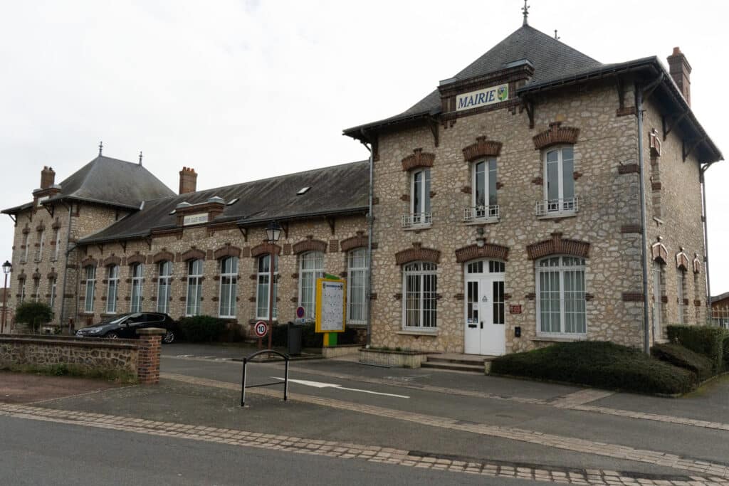 Yèvres (28)