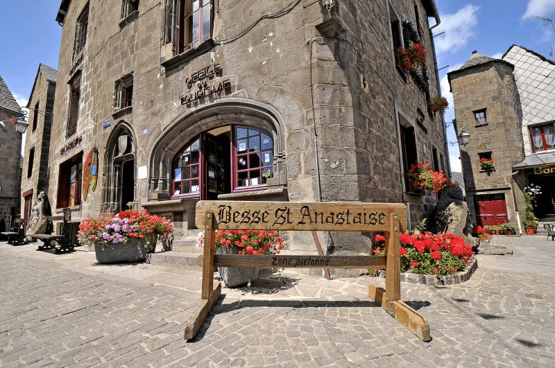 Besse-et-Saint-Anastaise (63)